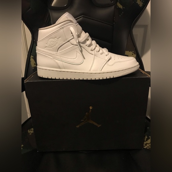 Air Jordan 1 Mid main image 6
